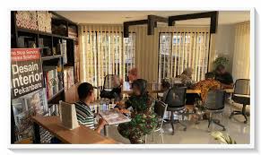 Berpikir di luar kebiasaan dalam hal dekorasi rumah adalah hal yang biasa dilakukan oleh desainer berpengalaman. Interiau Interior Design Pekanbaru Interior Design Padang Desain Interior Pekanbaru Desain Interior Padang Jasa Interior Rumah Pekanbaru Jasa Interior Rumah Padang Jasa Kitchen Set Pekanbaru Jasa Kitchen Set Padang Jasa