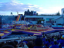 Heureux de retrouver un @futuroscope toujours à la pointe 30 ans après sa création. Futuroscope Wikipedia
