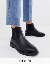 We offer options in black calf and suede, with a choice of regular 25mm heel or a slightly higher we love chelsea boots and we love oxblood. Women S Chelsea Boots Platform Fur Lined Chelsea Boots Asos