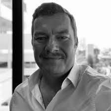 Kris Halleck's Instagram, Twitter & Facebook