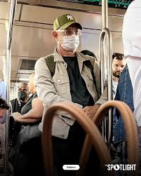 Tom Hanks le-a oferit unor newyorkezi surpriza vieții lor săptămâna aceasta, când a fost văzut călătorind cu metroul la începutul acestei săptămâni. În ciuda statutului său de vedetă, câștigătorul premiului Oscar, în vârstă de 69 de ani, a dovedit...