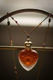 Perfume Bottle Heart Necklace The Queen Of Hearts Natural Rose Oil In Glass Heart Pendant Gemstone Perfume Jewelry Perfume Bottles Antique Perfume Bottles