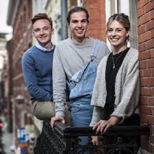Annelies kreeg sinds 'blind getrouwd' ook al heel wat aandacht van ándere mannen, moet ze toegeven. Als Er Geen Smartphones Waren Geweest Was Ik Al Lang Getrouwd De Kotstudenten Uit Iedereen Beroemd Nieuws Newslocker