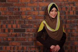 Selain tergolong dalam nama bayi islam dari asal bahasa arab, unik nya kata ini ada pada arti dan maksud nama qalesya yang memiliki makna (1) dalam pemilihan nama, islam mengajarkan untuk memilih nama yang baik, karena nama anak merupakan identitas yang akan dikenali semenjak lahir. Felixia Yeap Pilih Rania Sebagai Nama Islam