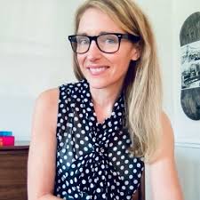 Jennifer Moritz's Instagram, Twitter & Facebook