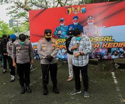 Apa saja syarat untuk mendaftar ujian kejar paket b, daftar sekolah paket b, daftar sekolah paket c? Website Resmi Pemerintah Kota Kediri
