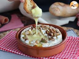 Camembert Roti Au Four Miel Et Noix Recette Ptitchef Receta Camembert Al Horno Recetas Al Horno Recetas De Comida