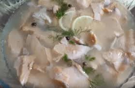 Yang satu ini tentu sangat enak, diberi tambahan ikan salmon yang lembut dan udang yang gurih plus taburan biji wijen yang harum. Cara Membuat Aspic Dari Kepala Salmon Cara Memasak Jeli Salmon