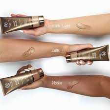 Vita Liberata Body Blur Latte Light Ansikt Blur Body blur latte is an instant body makeup that gives the most flawless skin finish and reduces the appearance of imperfections like cellulite and spider veins. vita liberata body blur latte light