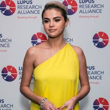 She'll be performing wolves at the show later tonight (nov. Selena Gomez S First Rule As A Blonde The Lighter The Hair The Darker The Brows Vogue