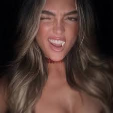 Olivia Whitlock (@oliviawhitlockk)