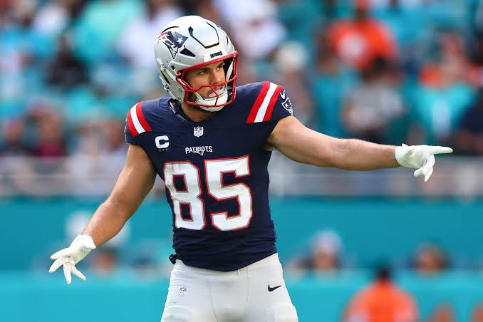 Hunter Henry start or sit: Week 1 fantasy football advice | SB Nation