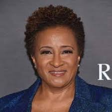 Wanda Curtis's Instagram, Twitter & Facebook