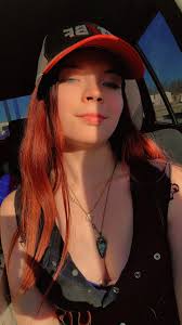 09:15:26 Have you ever stumbled across something so strange that it made  you stop in your tracks and wonder, "What is this?''. Details in the first  comment