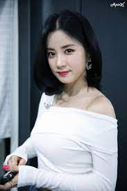 I am surprised because i thought she would admit to the accusations, but instead she has decided to take. Apink S Chorong Accused Of School Violence Agency Is Looking Into Accusations Koreaboo