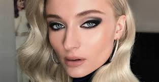 Sophie Turner löysi jo uuden rakkaan? Suuteli aatelismiestä Ranskassa