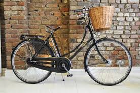 Raleigh Cameo Dutch Bike Burgundy Ladies Frame 20in Serviced Warranty Welcome In The Peanut Factory United Kingdom Gumtree Bicycle Dutch Bike Bike Style