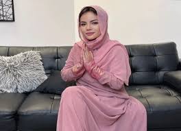 Video hot dinar candy подробнее. Penampilan Dinar Candy Saat Idulfitri Tuai Pujian Sumeks Co