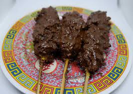 Kali ini saya akan membuat resep sate pisang coklat crispy atau bisa di bilang seperti sate taichan dengan cara yang mudah Resep Sate Pisang Coklat Crispy Anti Ribet