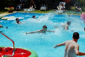 Andrei mihai, andrei maria (smiley), dorian micu text: Smiley Lanseaza Sa Mi Fie Vara Un Imn Al Vietii Fara Griji