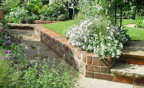 Gartenmauer bauen mit mauersteinen mit der anleitung von hornbach: Gartenmauer Bauen Praktische Tipps Und Tricks Mein Schoner Garten