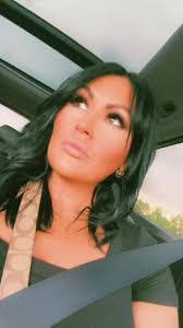 Cassie Robert's Instagram, Twitter & Facebook