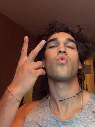 ✨️Chegou o momento dele ❤️ Nosso Beau Maxwell. 📷 via instagram  @khobeclarke 🫶 . . . . . . .  #offcampus#ellekennedy#books#primevideo#garrettgraham#johnlogan#johntucker#hannah#alliehayes#deandlaurentis#justinkohl#philgraham#thedeal#fyg#oacordo  ...