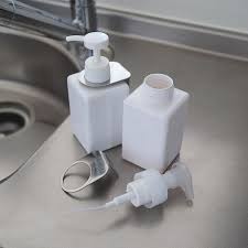 saori 無印良品 収納 シンプルはinstagramを利用しています 2019 8 12 キッチン収納 シンク周りのアイテムを 直置き 浮かせる収納にしてから掃除がラクになりました ご存知の方はすみません ボトルの底のヌルヌルから解放され 見た目もス 収納