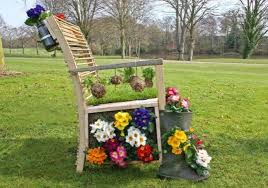 Living Garden Chair Made From Recycled Furniture Features A Real Sod Seat Recycled Garden Furniture Garden Decor Garden Furniture