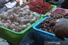 Seperti bunga di padang yang yang hari ini ada serta besok lenyap. Kurang Pasokan Harga Cabai Dan Bawang Merah Naik Di Padang Antara Sumbar