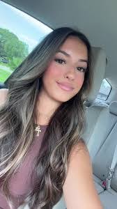 Amanda Diez's Instagram, Twitter & Facebook