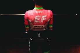 The ultimate inclusive sport, rugby has a unique power to transform and inspire people of all generations, to give a voice to all. In Pink Zu Gelb Uran Und Ef Education First Mit Neuem Trikot Velomotion