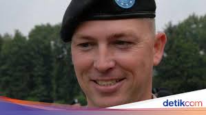 Ratusan Wanita Jatuh Cinta padanya, Tapi Pria Ini Ingin Menghentikannya