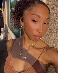 Chloe Adkins's Instagram, Twitter & Facebook