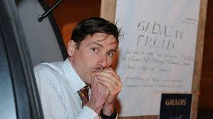 Rémy daillet a récemment commencé à faire parler de lui en annonçant son projet de coup d'état dans une il annonçait que lui, rémy daillet, allait renverser le gouvernement et prendre la pouvoir. Pp9brufrgwiegm