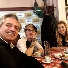 Fabiola tendrá a su cargo la tarea de reemplazar a sabrina artaza, quien estrenó el personaje el año pasado, que ahora emprende un viaje a europa que la tendrá lejos del país durante varios meses. Con La Familia Presidencial No El Logro De Fabiola Yanez Y Estanislao Directo A Juicio Minuto Neuquen