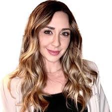 Loni Castro's Instagram, Twitter & Facebook