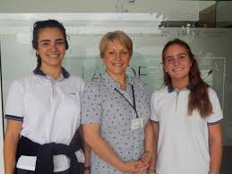 ALEJANDRA BENAGES Y VERACRUZ GONZÁLEZ, NUEVAS HEAD GIRLS DE LAUDE BSV -  British School of Vila-real
