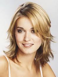 Stufenschnitt Kurze Haare Gestufter Haarschnitt Haarschnitt Haarschnitt Kurz