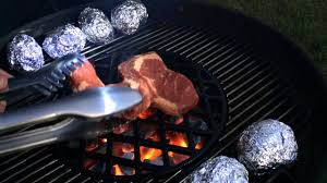 In this video, i walk you through how to grill the perfect steak on your gas grill using the classic steakhouse method. Dry Aged Beef Rib Eye Ribeye Steak Vom Weber Kugelgrill Youtube