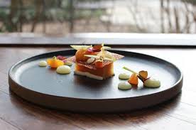 Je Vous Presente Mon Coup De Coeur Chez Lesetangsdecorot La Pomme Tatin Carottes Un Dessert A L Assiette Signe Yannick Plated Desserts Unique Plates Food
