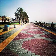 ممشى شاطئ الفناتير من الاماكن الرائعة في الجبيل الصناعية للتمتع باجواء البحر المنعشة و المشي photo de al fanateer beach al jubail tripadvisor