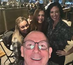 Lisa Goetz's Instagram, Twitter & Facebook