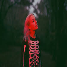 Phoebe bridgers has been working on her sophomore solo album, and at a surprise appearance supporting lucy dacus in la, she debuted three new songs from it. Phoebe Bridgers Is Getting High With Friends In Her Room In New Video For Garden Song Mxdwn Music