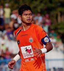 Bambang pamungkas bambang in 2018personal informationfull name bambang persija jakarta narrowly missed out on winning the championship again in 2004 by one point. Bambang Pamungkas Himbau The Jakmania Jangan Tertipu Persija Jadi Jadian