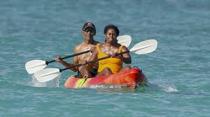 Michelle obama says she & barack will stay in d.c. Barack Y Michelle Obama Se Divierten A Bordo De Un Kayak En Hawai