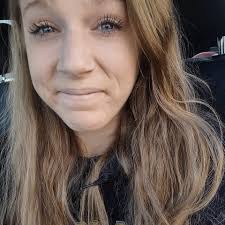 Cassie Starnes's Instagram, Twitter & Facebook