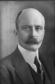 Muchos en nuestra ciudad conocen o han visto a Hugo Herrera Mena, quién  fuera por muchos años funcionario de Chilquinta , Los Andes.** **Muchos lo  recordarán en el edificio dónde hoy están