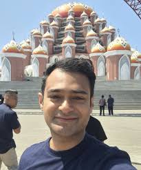 Hello Jakarta mates! My name is Erick and I am a Latino Canadian from  Toronto