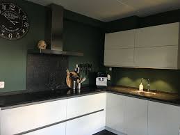 energizing moss witte keuken keuken ideeen kleur keuken achterwand